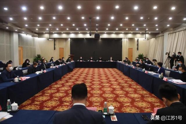 8ed818138213446c9e7d85f312b01a49.jpg 跟著中辦國辦調(diào)研江蘇復(fù)工復(fù)產(chǎn) | 一座特大城市的“復(fù)活”之路